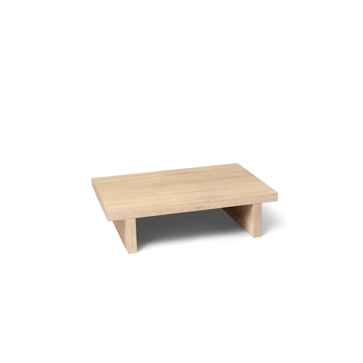 På bilde er Ferm Living sitt Kona Sidebord i naturlig tre.