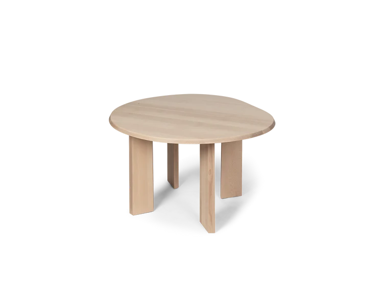 Tarn Dining Table fra Ferm Living i størrelse 220 cm. Bordet er i fargen White Oiled Beech.
