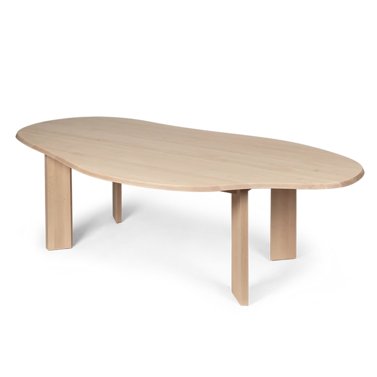 Tarn Dining Table fra Ferm Living i størrelse 220 cm. Bordet er i fargen White Oiled Beech.