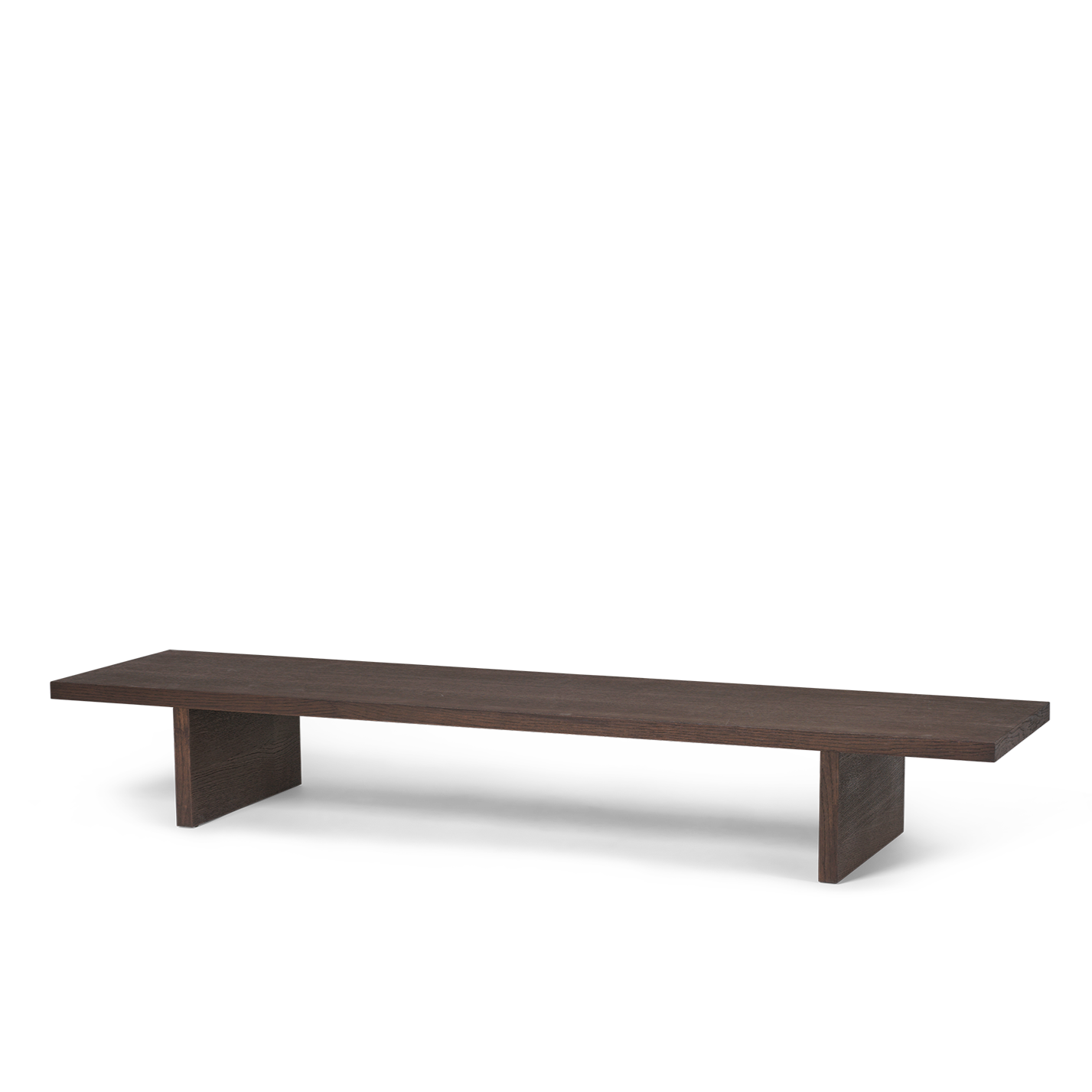 Kona Display Table fra Ferm Living i fargen Dark Stained (mørkbeiset utgave).