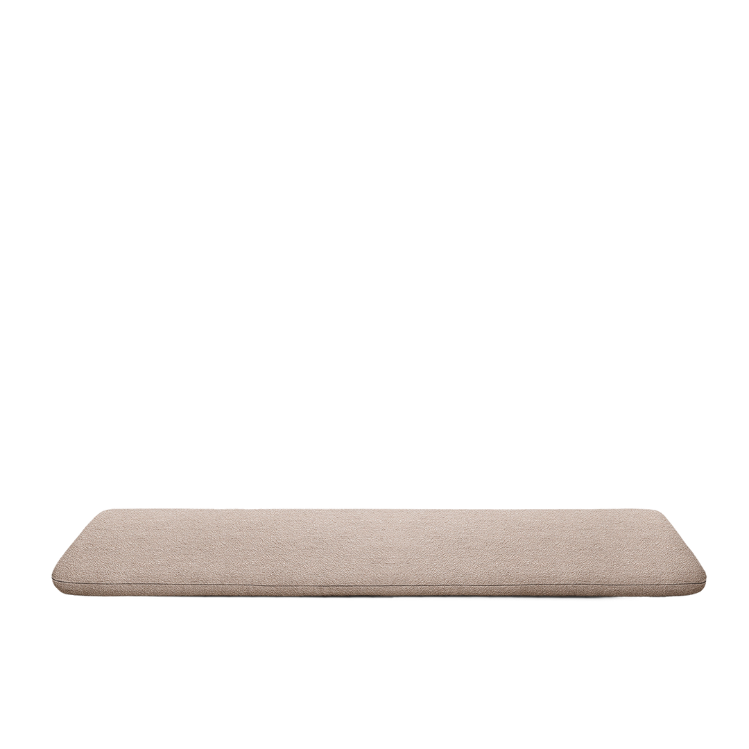 Den andre varianten av madrass som passer perfekt til dagsengen Kona er trukket i tekstilet Soft Bouclé – et beige bouclétekstil i fargen Natural.