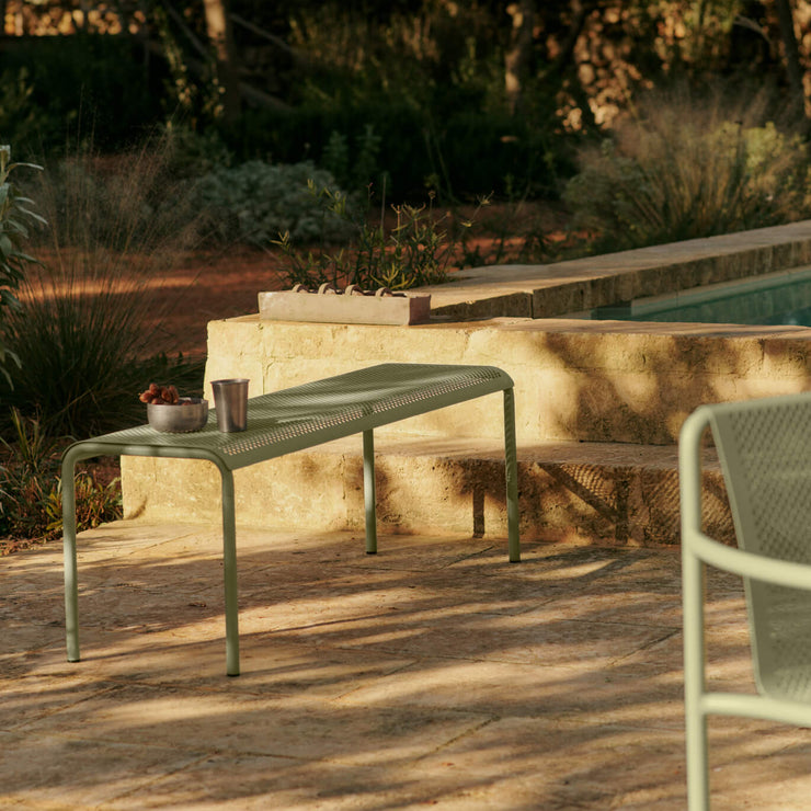 Benk Dapple Bench fra Ferm Living i Tea Green/grønn.