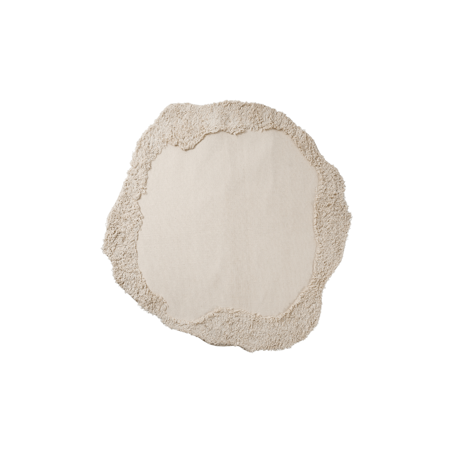 Teppe Norte Outdoor fra Ferm Living er laget av resirkulert PET-garn og har en flatvevd base.