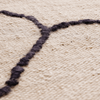 Teppe Gesso Jute Rug fra Ferm Living i hvitt (Off-white/Dark fig).