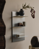 Hylle Lager Wall Shelf Triple Small fra Ferm Living.