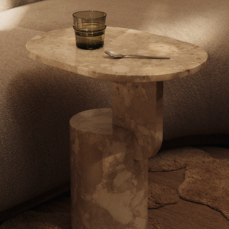 Sidebord Insert Side Table Stone Sand fra Ferm Living.