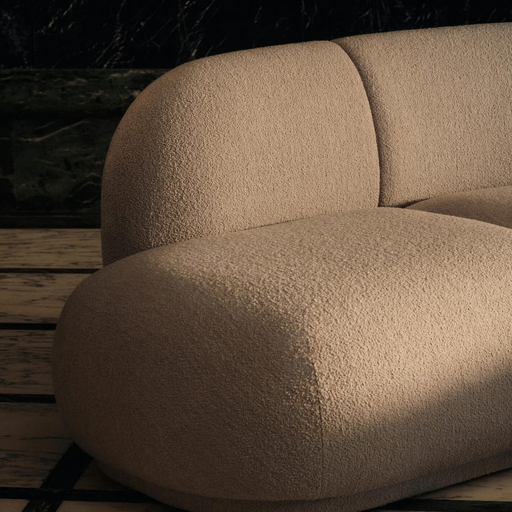Modulsofa Rico fra Ferm Living i det beige tekstilet Soft Bouclé Natural. Her ser du modulen med åpen ende.