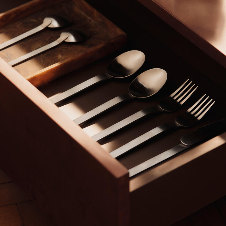 Sofabord Burl Storage Coffee Table fra Ferm Living i mørk variant / Dark Stained.