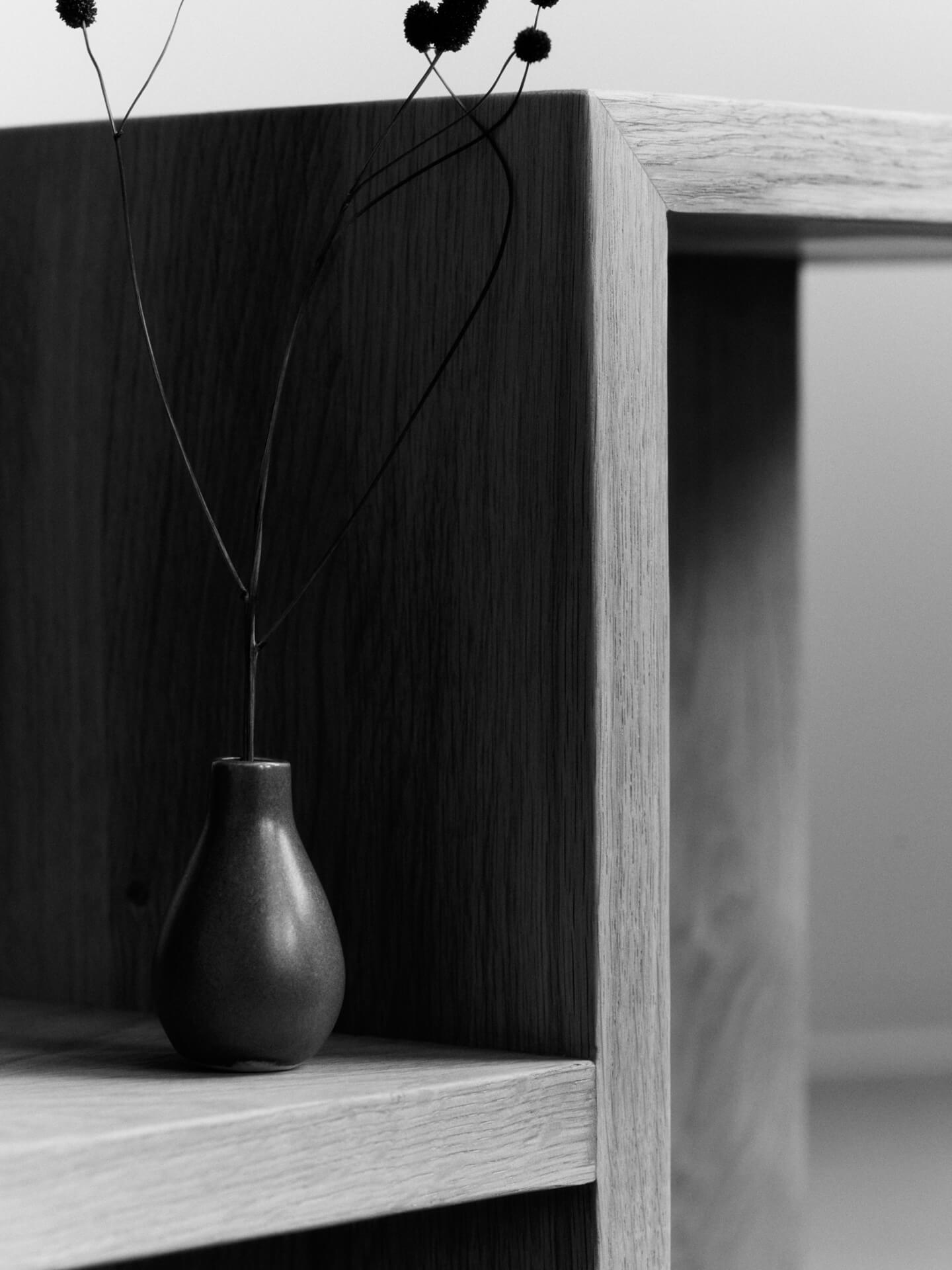 Sidebord Distinct Side Table Natural Oak fra Ferm Living.