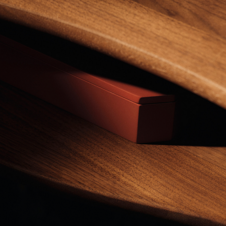 Skjenk Feve Console Table fra Ferm Living.