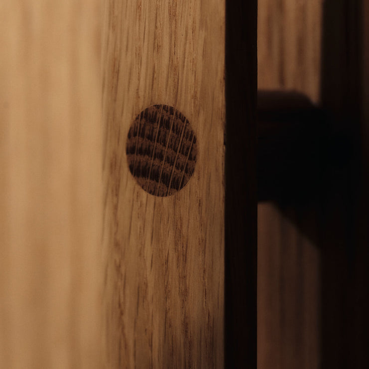 Garderobeskapet Stilt Wardrobe fra Ferm Living.