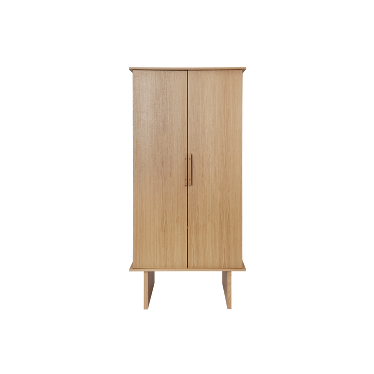 Garderobeskapet Stilt Wardrobe fra Ferm Living.