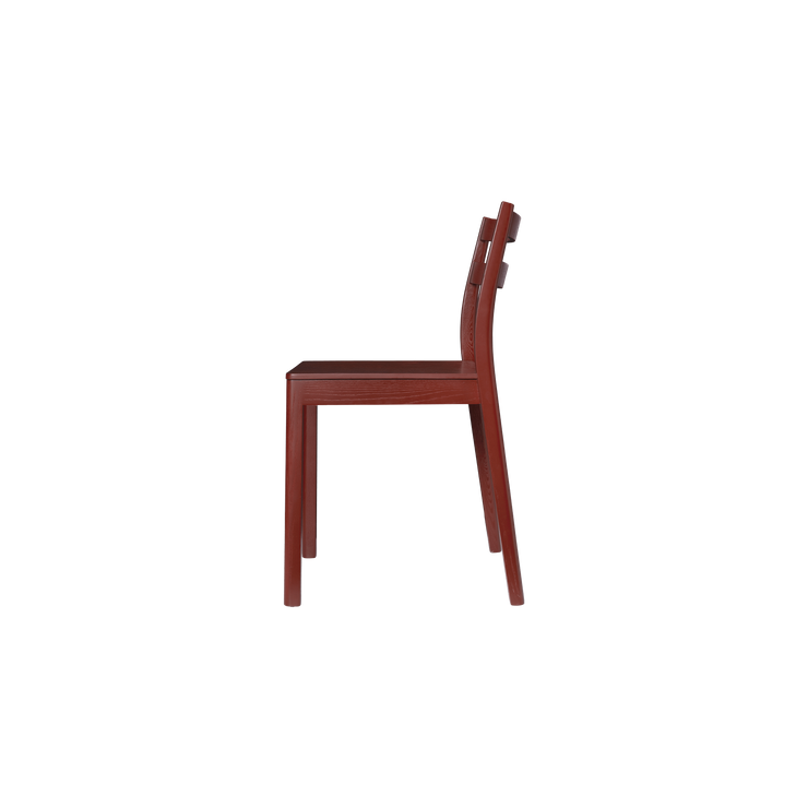 Spisestol Boda Dining Chair i vinrød ask / Red Brown fra Ferm Living.