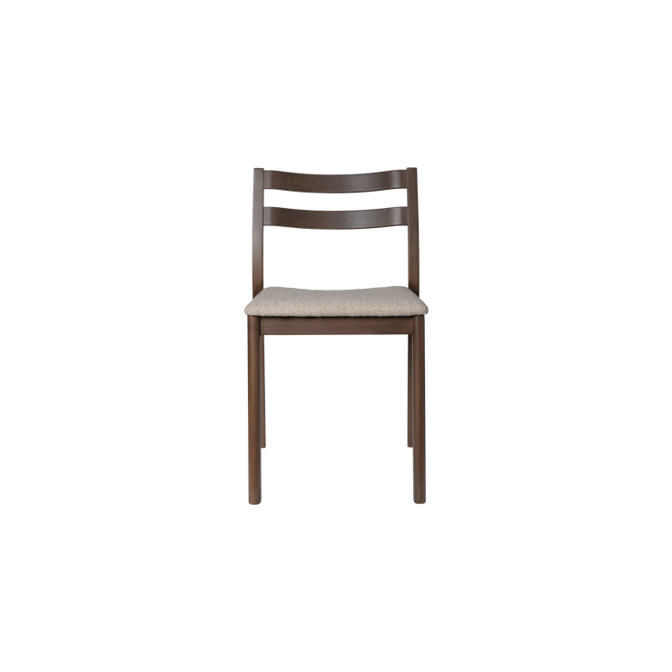 Spisestol Boda Dining Chair i mørkbeiset bøk med bouclé-polstring fra Ferm Living.