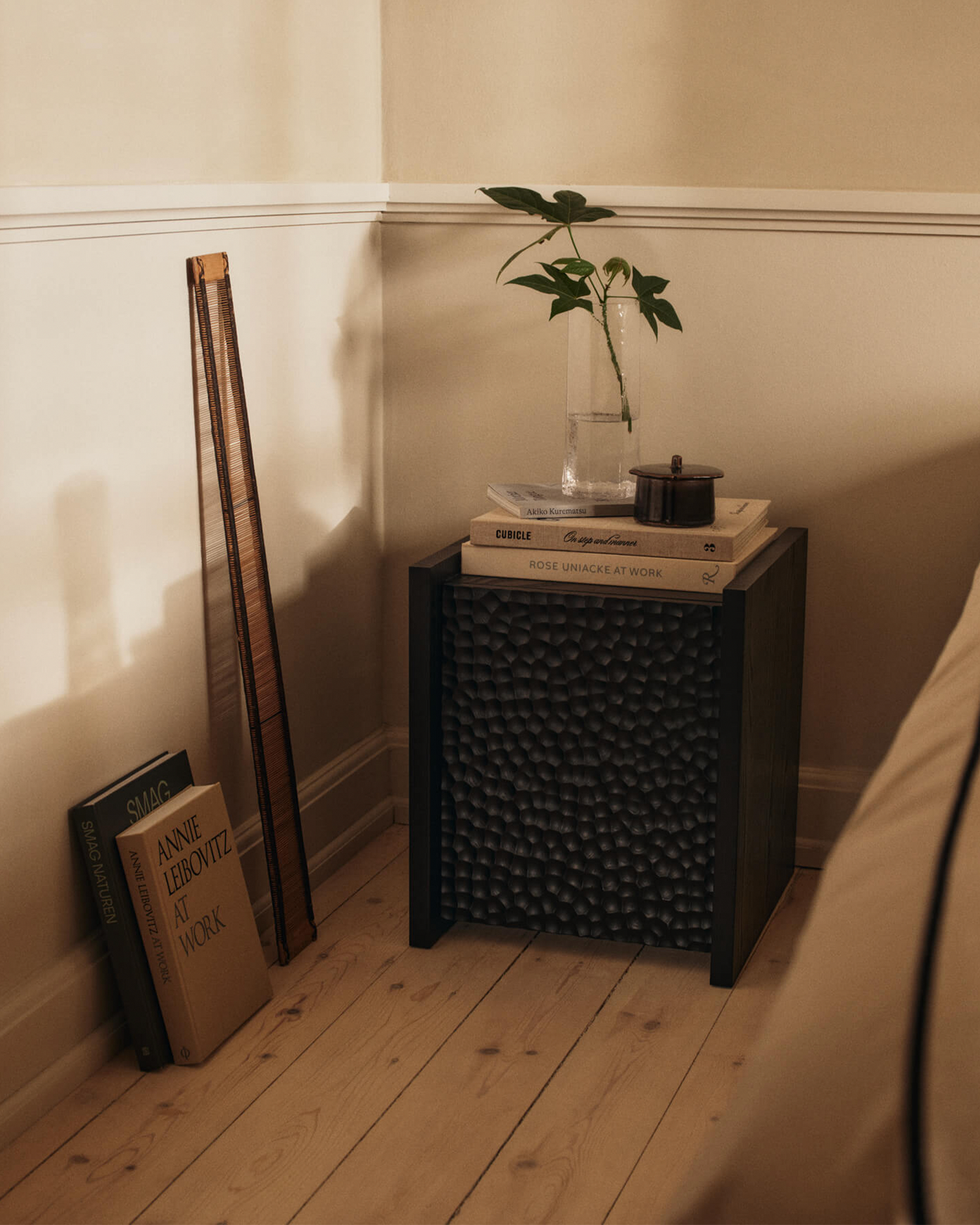 Sidebord Scarni Side Table fra Ferm Living.