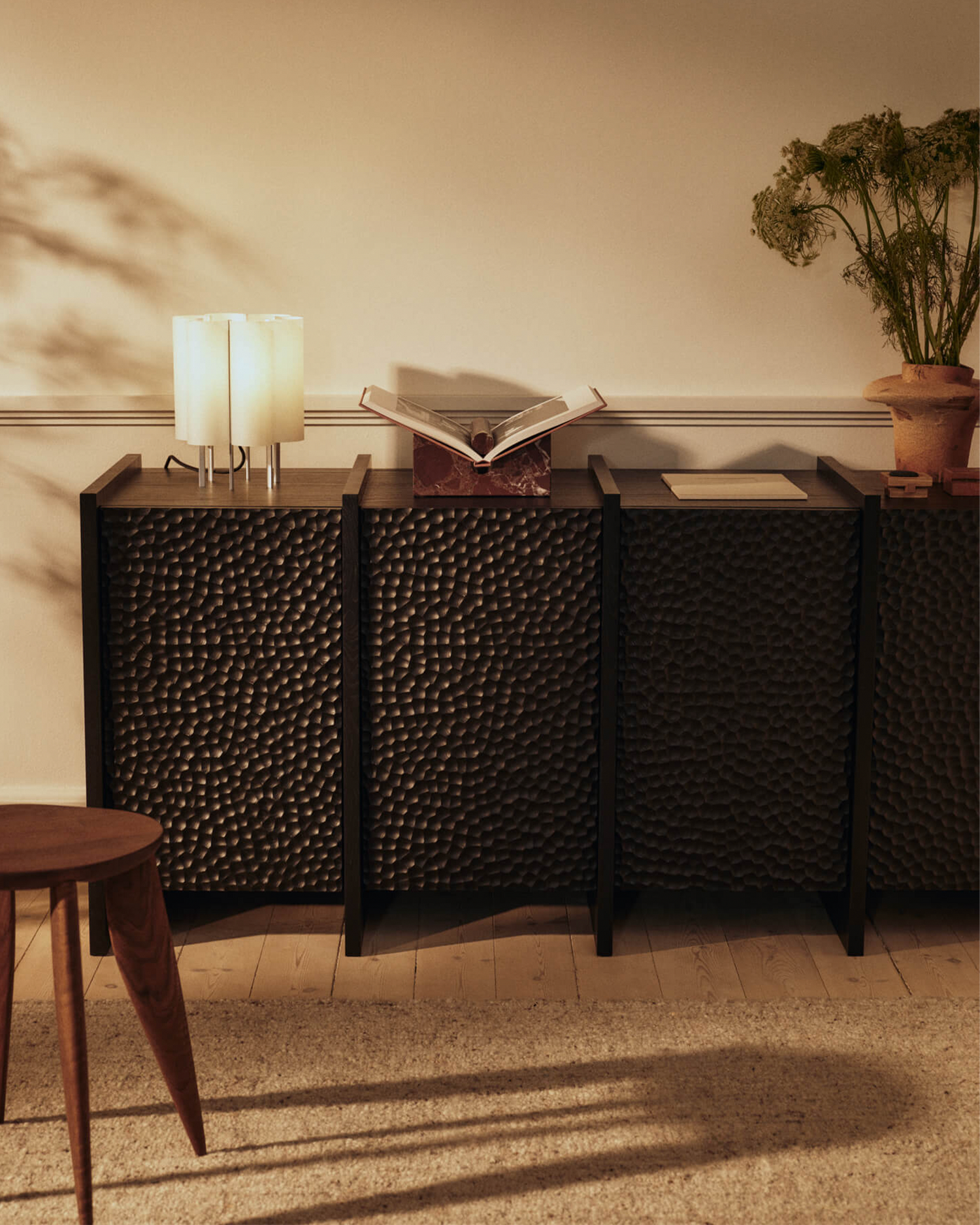 Skjenk Scarni Sideboard fra Ferm Living.