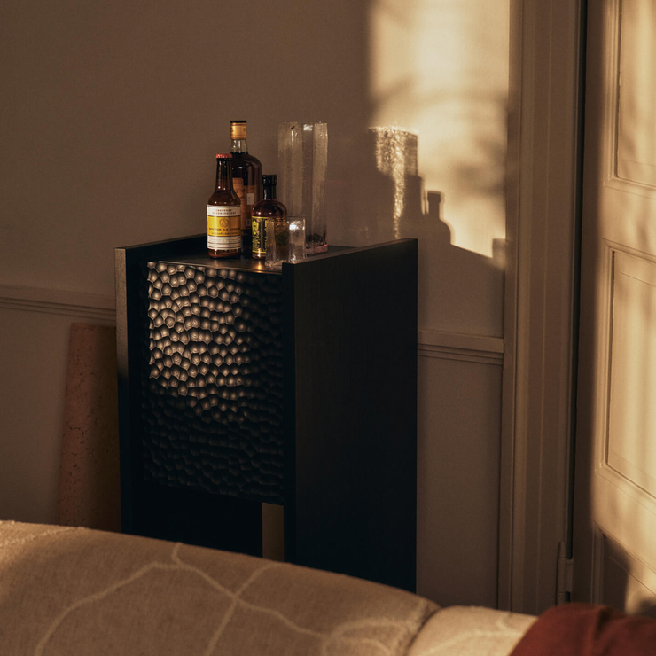 Sidebord Scarni Pedestal Cabinet fra Ferm Living.
