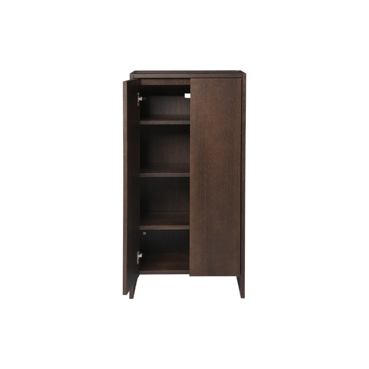 Skap Parcel Hallway Cabinet i mørkbeiset eik / Dark Stained Oak fra Ferm Living.