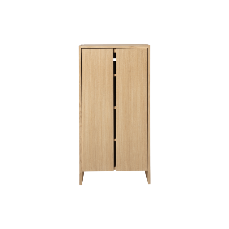 Skap Parcel Hallway Cabinet i eik / Natural Oak fra Ferm Living.