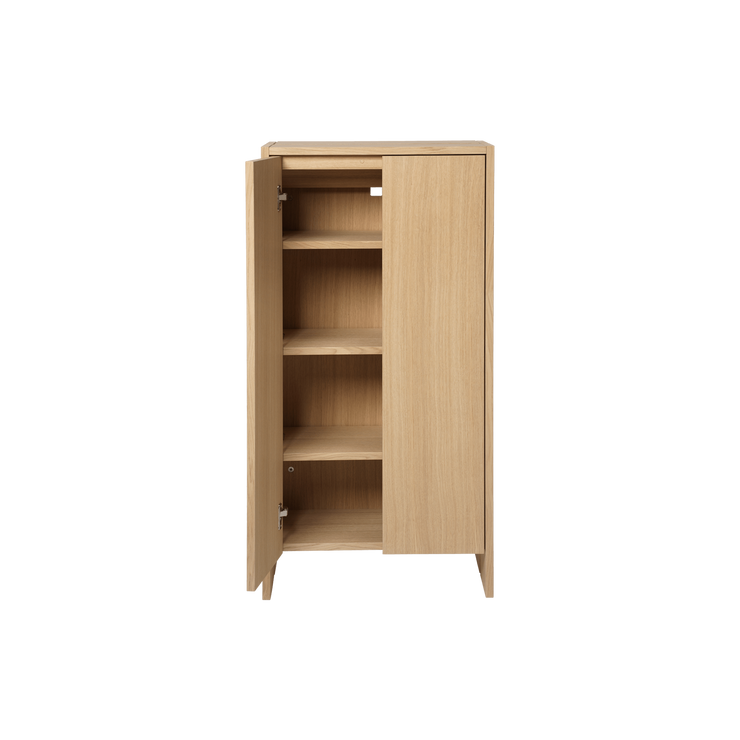 Skap Parcel Hallway Cabinet i eik / Natural Oak fra Ferm Living.