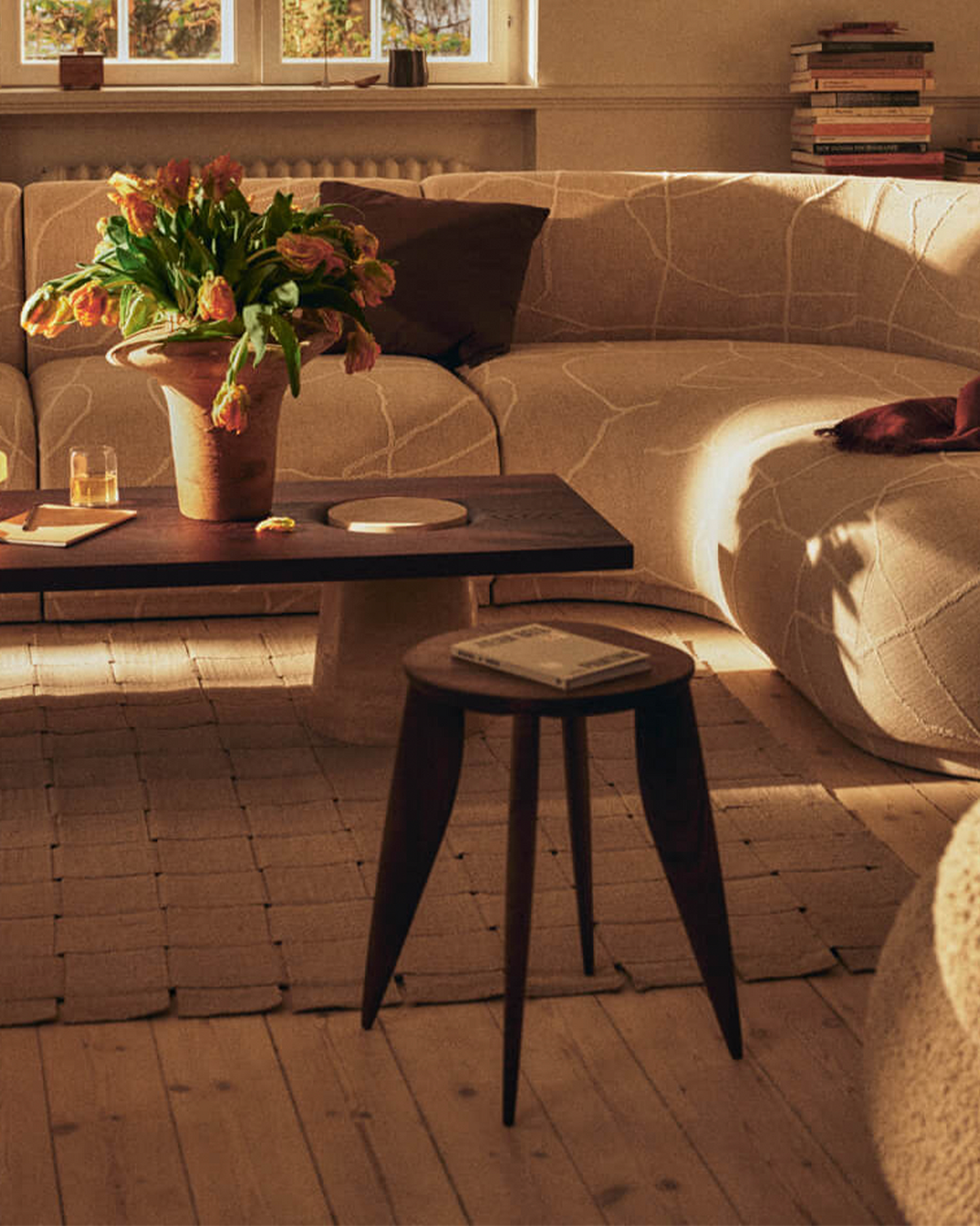 Sidebord Feve Side Table fra Ferm Living.