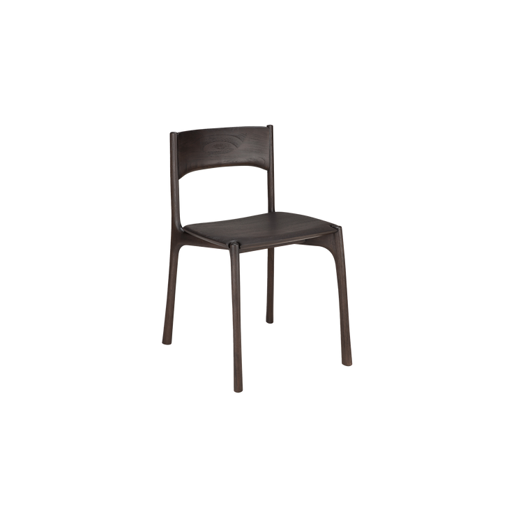 Stol Pl Dining Chair fra Ethnicraft i mørklakkert teak uten armlene fra Ethnicraft.