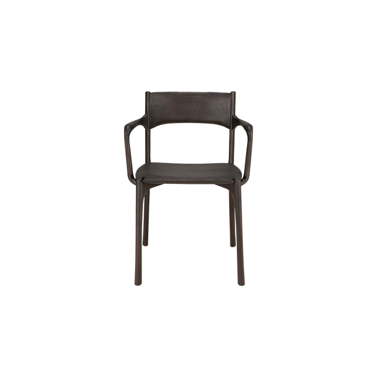 Stol Pl Dining Chair fra Ethnicraft i mørklakkert teak med armlene fra Ethnicraft.