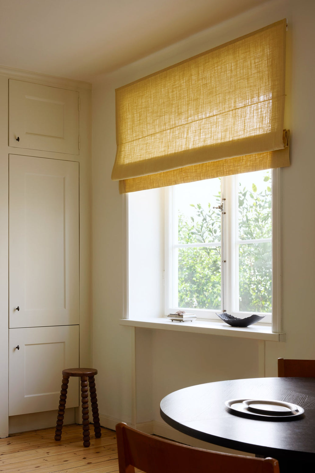 Liftgardin vevd lin fra Gotain i fargen Havregul / Oat Yellow