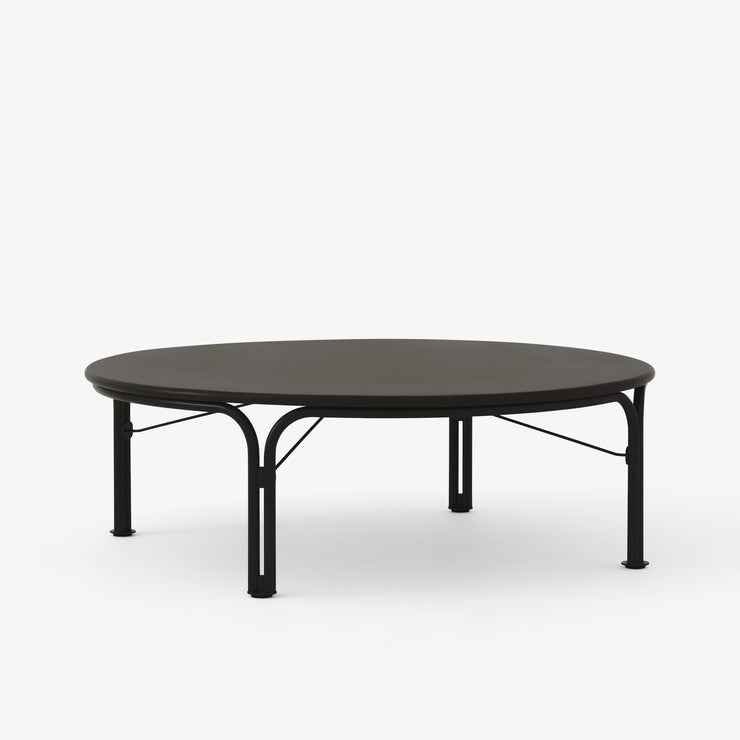 Svart loungebord til uteplassen, Thorvald SC109 fra &tradition, størrelse Ø115 cm