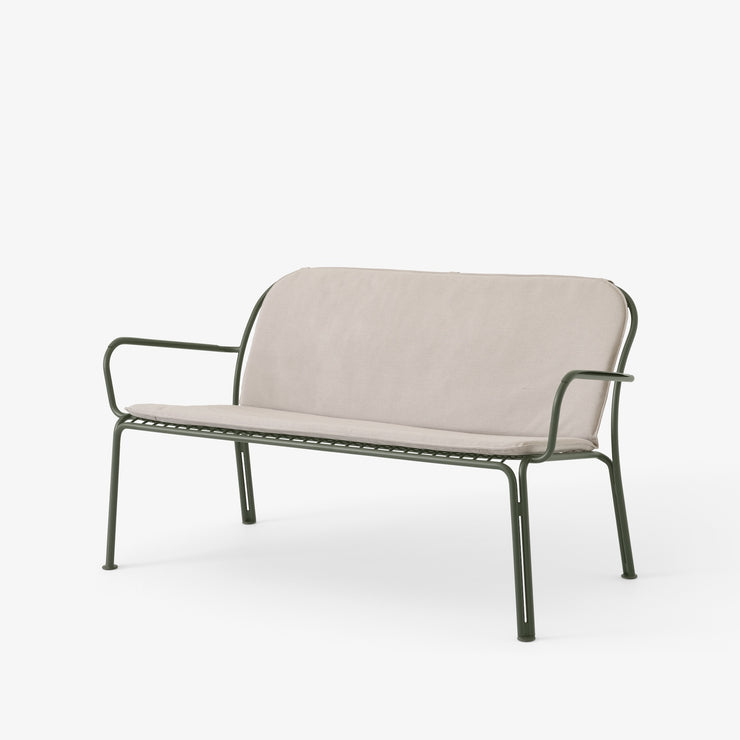 Det finnes også puter til utesofaen Thorvald SC110 fra &tradition