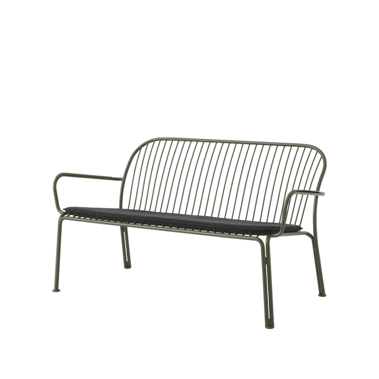 Grønn loungesofa Thorvald SC110 fra &tradition med enkel sittepute, tekstil Heritage Char