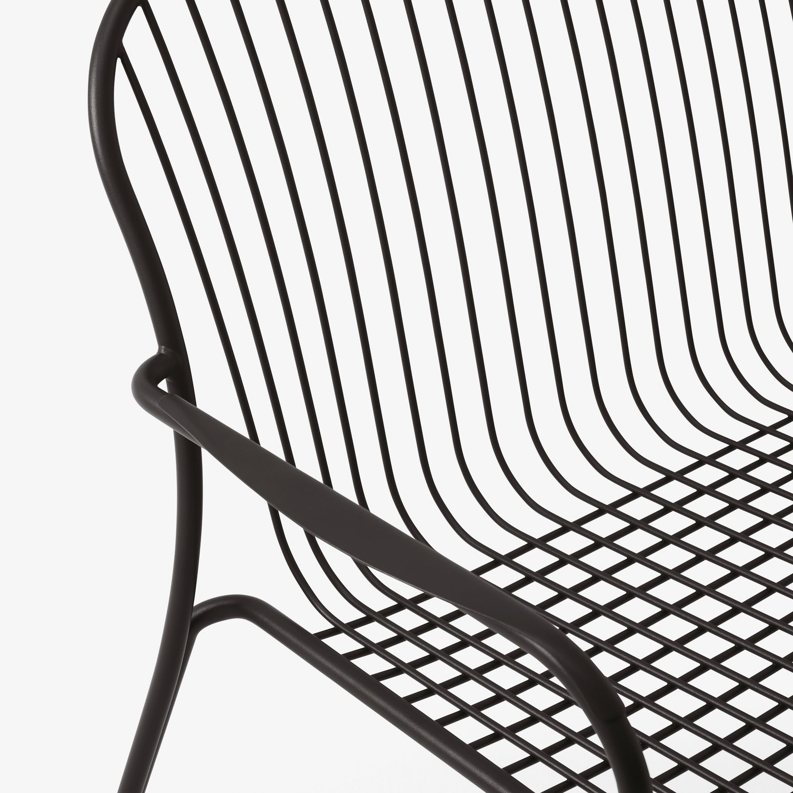 Svart loungesofa til uteplassen, Thorvald SC110 fra &tradition