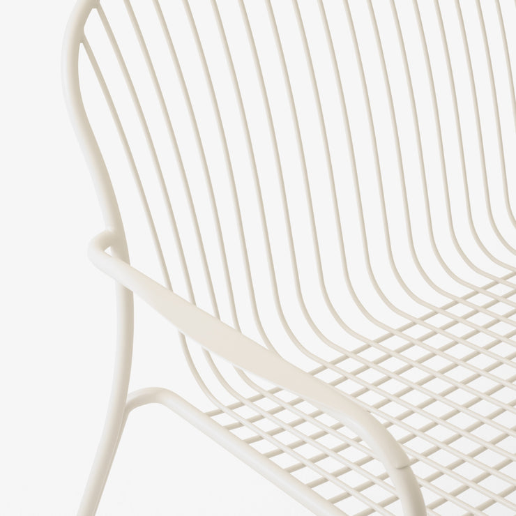 Hvit loungesofa til uteplassen, Thorvald SC110 fra &tradition