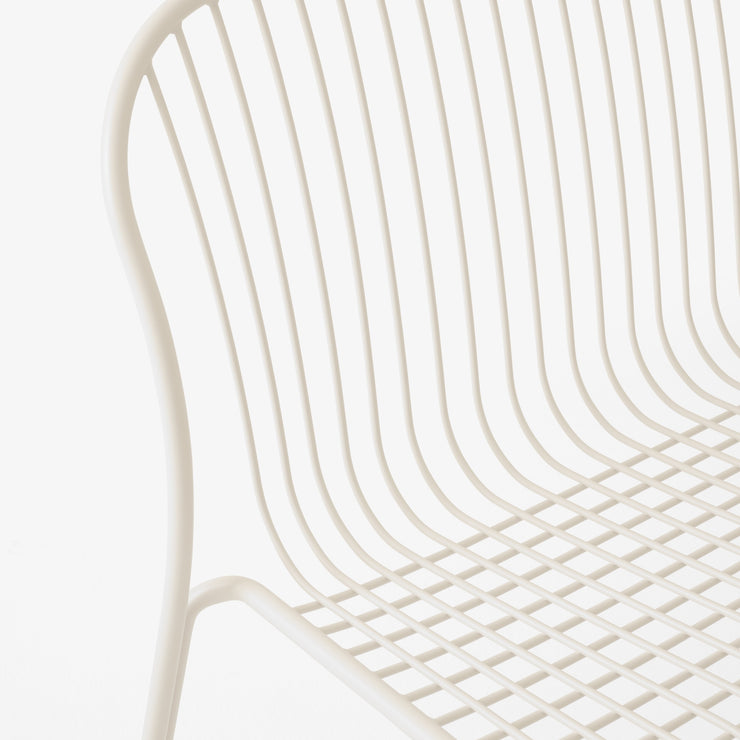 Hvit spisesofa til uteplassen, Thorvald SC111 fra &tradition