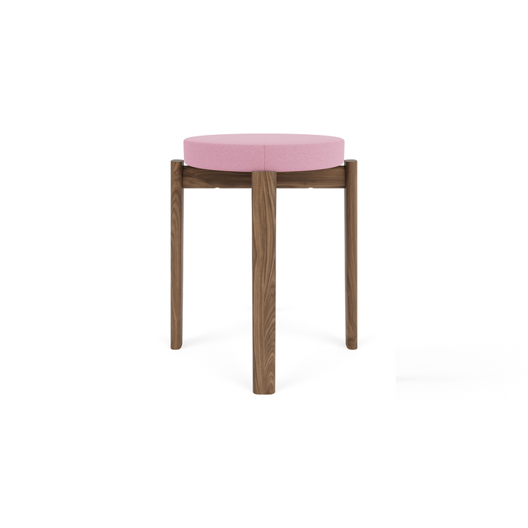 Krakk Passage Stool i valnøtt fra Audo Copenhagen med polstret sete