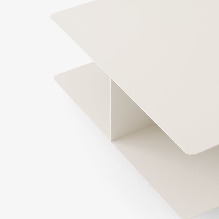 Kvadratisk sofabord Develius EV3 fra &tradition, størrelse 89x89 cm i fargen Ivory