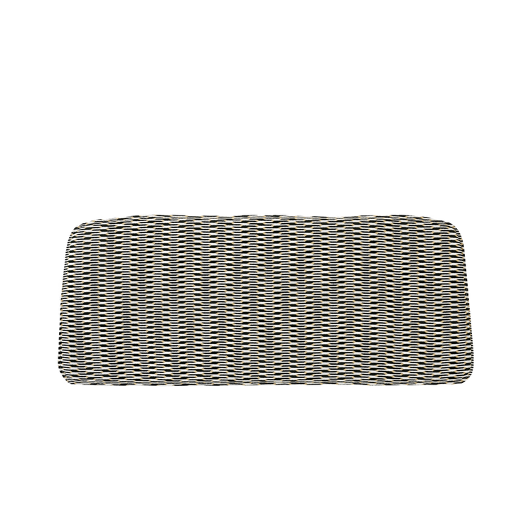 Disse putene passer til loungesofaen Thorvald SC110 fra &tradition. Velg mellom grønn- og gulmønstrede puter, Marquetry Bora, eller mer nøytrale puter i den lyse fargen fargen Heritage Papyrus eller gråsvarte Heritage Char. Alle er superfine – og vann- og flekkavvisende. Her i enkel variant i tekstilet Marquetry Bora.