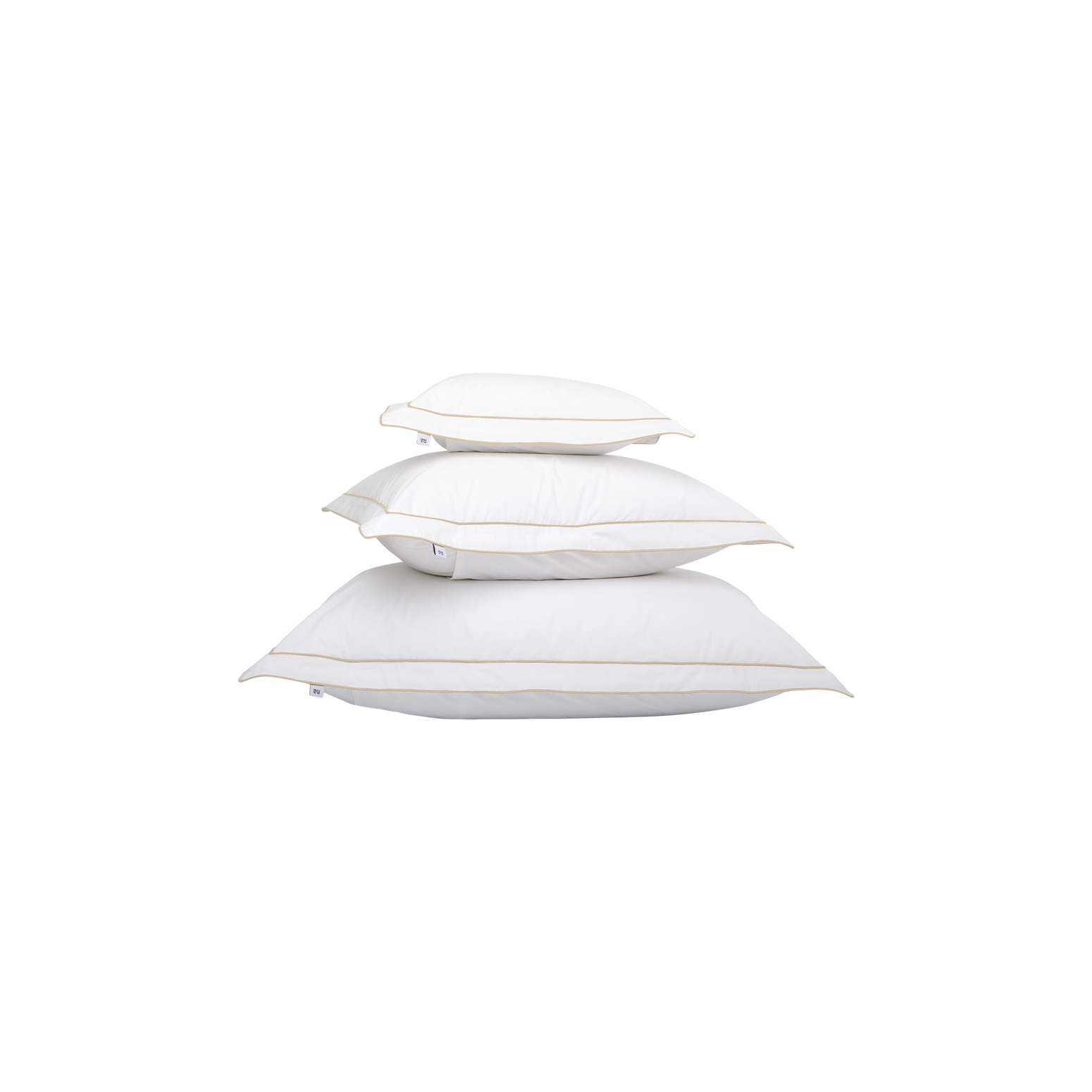 Putetrekket Allegro fra Mille Notti med beige kant. Putetrekket Allegro er laget av økologisk finkjemmet bomull og vevd i percale med en trådtetthet på 230 tc.