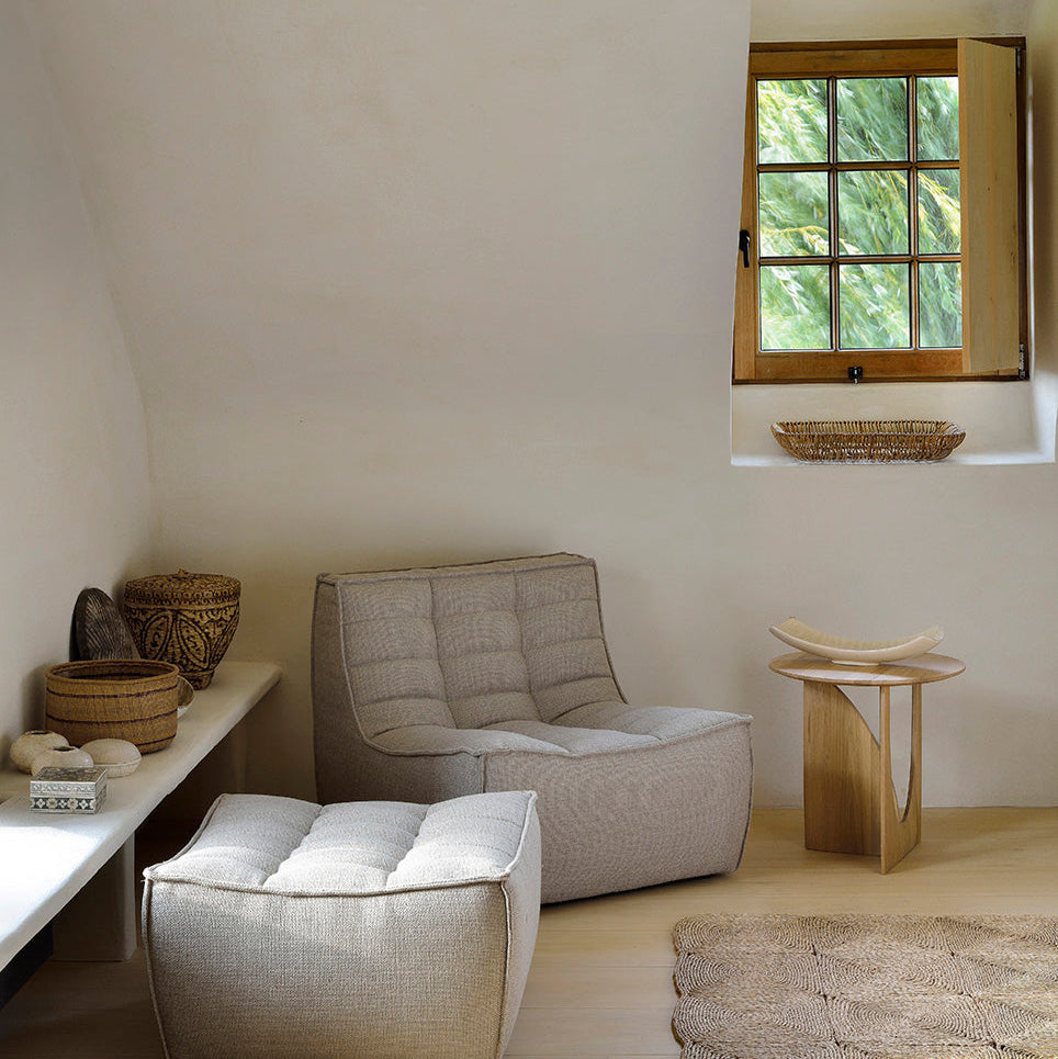 Sidebordet Geometric Side Table fra Ethnicraft i oljet eik