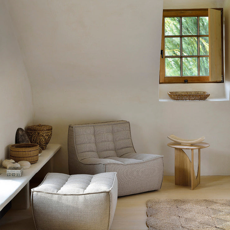 Sidebordet Geometric Side Table fra Ethnicraft i oljet eik