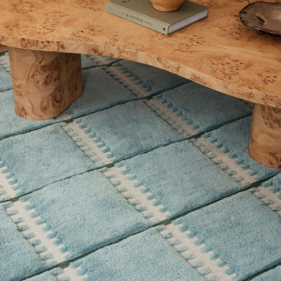 Ullteppe Lilly fra Layered i fargen Blue