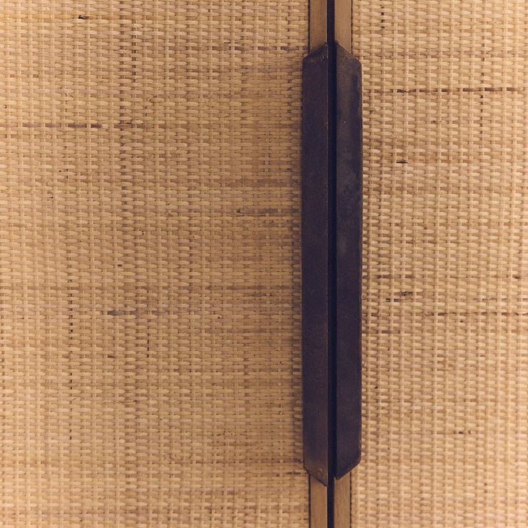 Skap Pioneer Rattan Cupboard fra HK Living har fine detaljer
