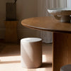 Sidebord Pawn fra Serax i beige utgave, der kun toppen er glasert.