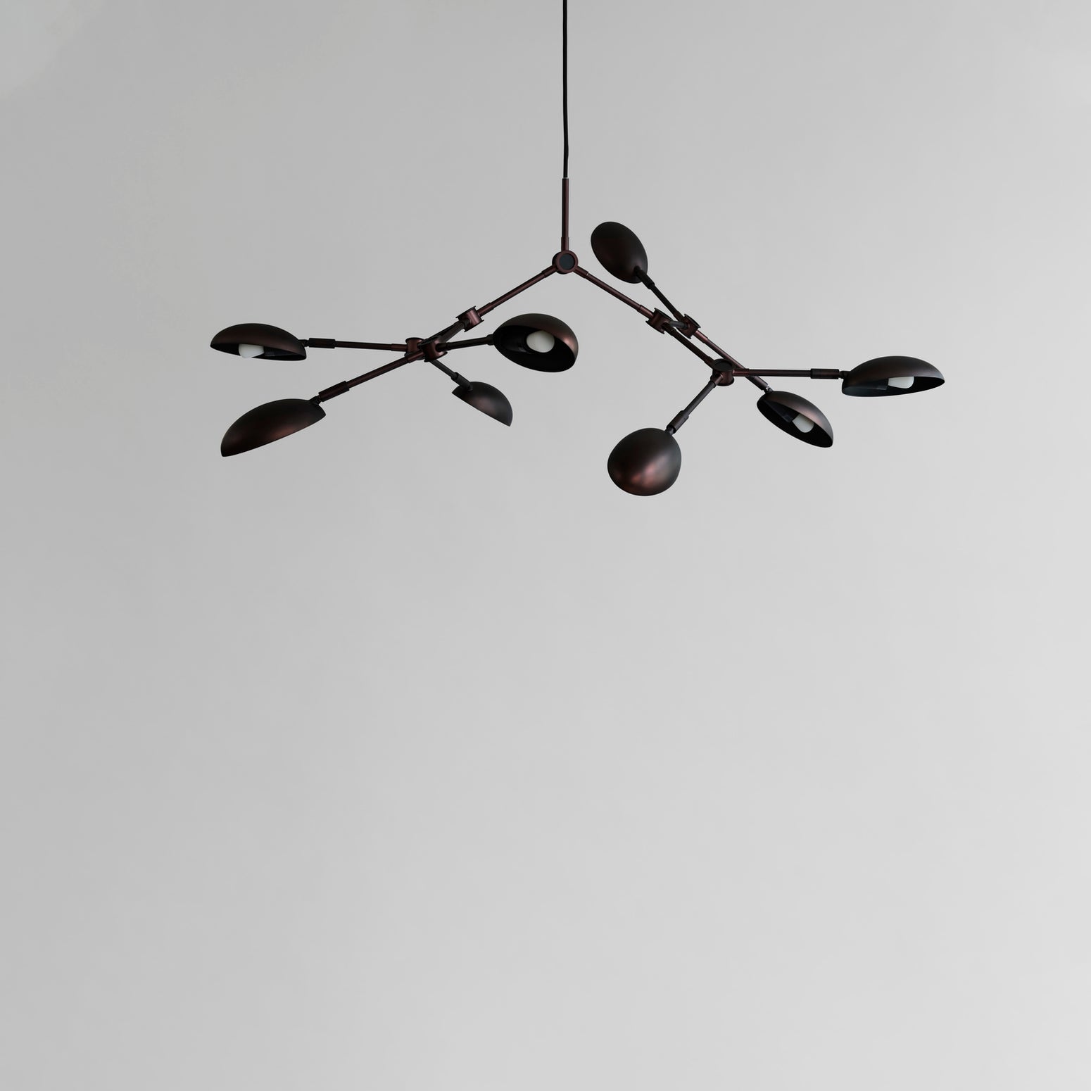 Drop Chandelier Mini med finish Burned Black.