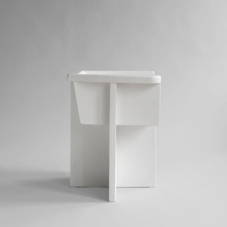 Brutus Dining Chair sett fra siden.