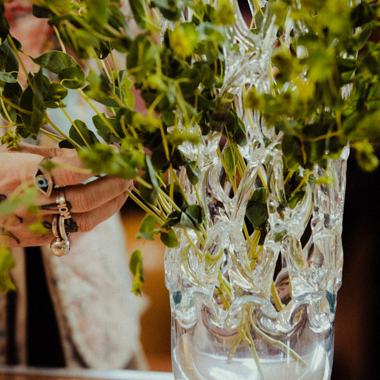 Når den ikke er i bruk kan du la den stå fremme som et vakkert objekt i seg selv. Vasen Timantti kommer i to størrelser – velg mellom liten eller stor.