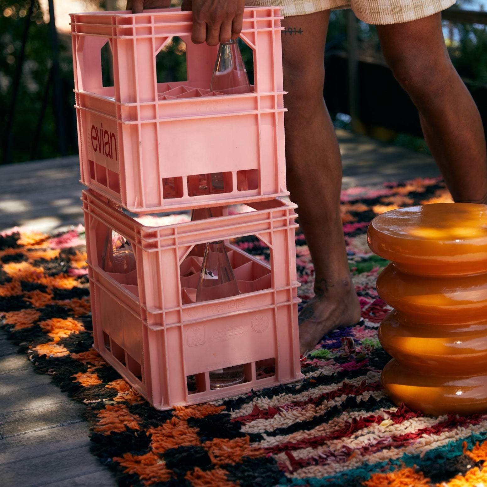 Sidebord i glasert terrakotta, Allure Side Table fra HK Living i fargen Caramel