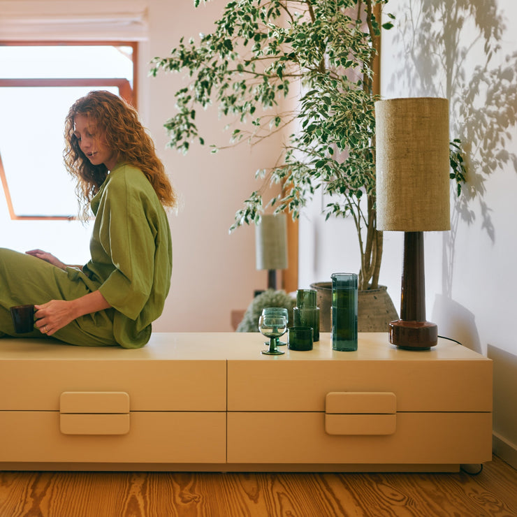 Kremfarget kommode Spacious Lowboard fra Hk Living