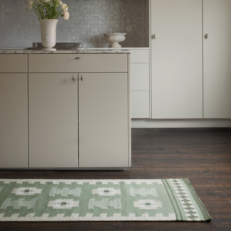 Løper Röllakan Selma i fargen Sage fra Layered.