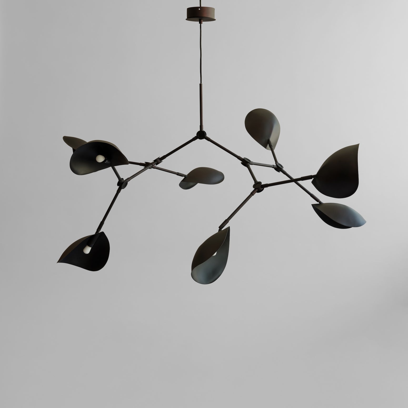 Lampen Stingray fra 101 Copenhagen med brunsvart finish